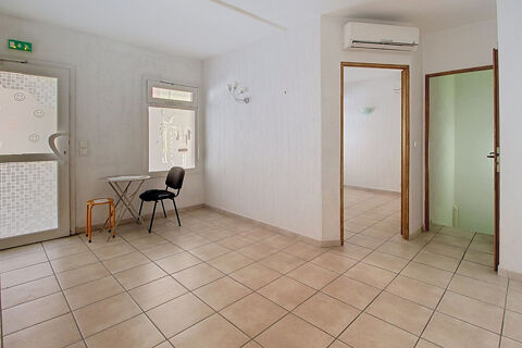 &Agrave; VENDRE EN EXCLUSIVITE - Local Commerce/Bureaux/Habitation de 66 m&sup2;  Salernes 87000 83690 Salernes