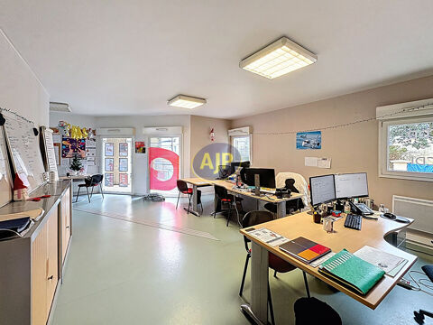   Local d'activité Merignac 81.67 m2 MERIGNAC CENTRE 