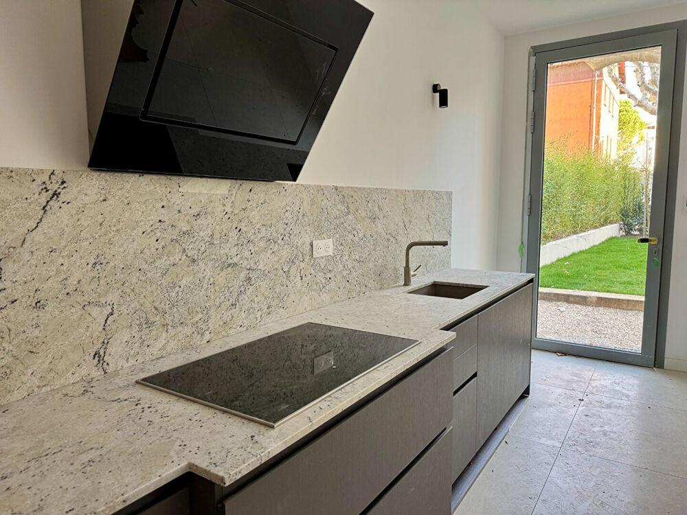 Location Maison AIX CENTRE MAISON NEUVE  PISCINE 240M² 5 CHAMBRES Aix en provence