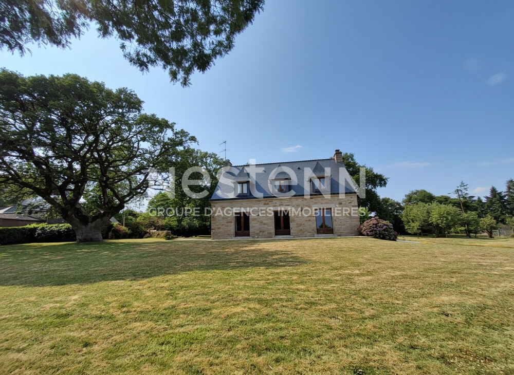 Charmante maison en pierre à vendre de 129 m² sur un terrain constructible de 2 700 m² / Morbihan / Bretagne
