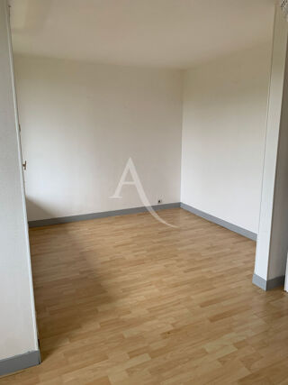  Appartement à louer 3 pièces 66 m²