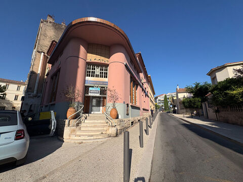 Local commercial La Ciotat 3 pi&egrave;ce(s) 77,85 m2 2600 13600 La ciotat