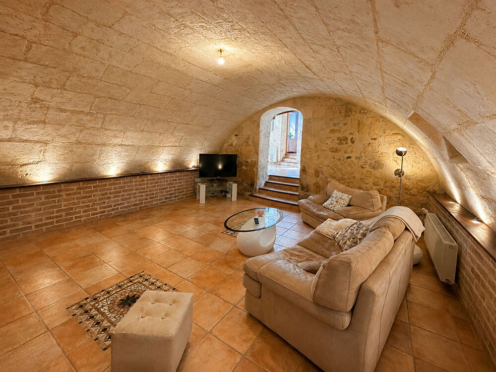 Vente Maison Magnifique propriété en pierres avec gîte, dépendances et potentiel équestre Roissy en france