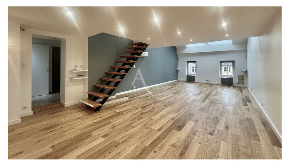 Appartement duplex sur la Place des Vosges