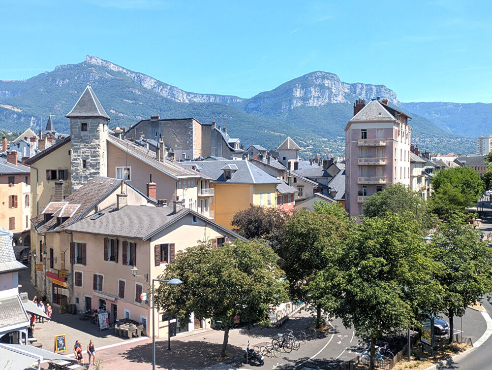 Vente Appartement Appartement 2 pièces à vendre au dernier étage en centre-ville de Chambéry Chambery