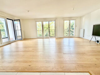  Appartement à louer 5 pièces 117 m²