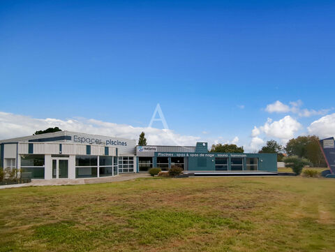 Local commercial Sallertaine 711 m2 738500 85300 Sallertaine
