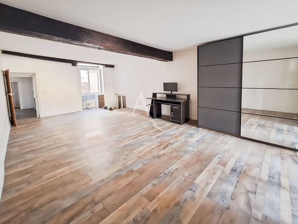 Vente Appartement Appartement de charme au RDC de 47 m² avec dépendance et cave voûtée rénovée - Centre-ville d'Arpajon Arpajon