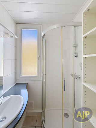  Appartement à louer 2 pièces 55 m²