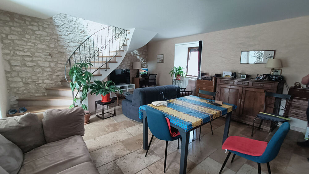 Vente Maison Maison d'habitation sur 2 niveaux comprenant 2 logements mitoyens avec garage et terrain La Cavalerie 7 pièce(s) 150.5 m2 La cavalerie