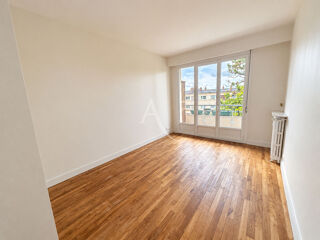  Appartement à louer 3 pièces 72 m²
