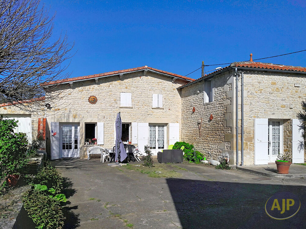 Vente Maison Maison Fleac Sur Seugne 9 pi�ce(s) 220 m2 Fleac sur seugne