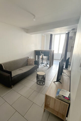  Appartement à louer 3 pièces 50 m²