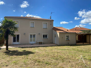 Maison 8 pièces 188 m² · à Montaigu Vendee · 188 m² · 445 000 €