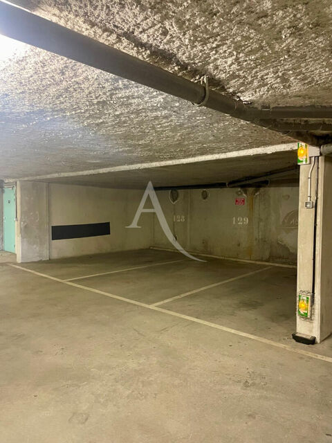  Parking / Garage  louer 