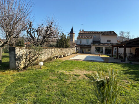   Maison r�nov�e avec 1900 m2 de terrain Maison - 10 pi�ce(s) - 250 m�