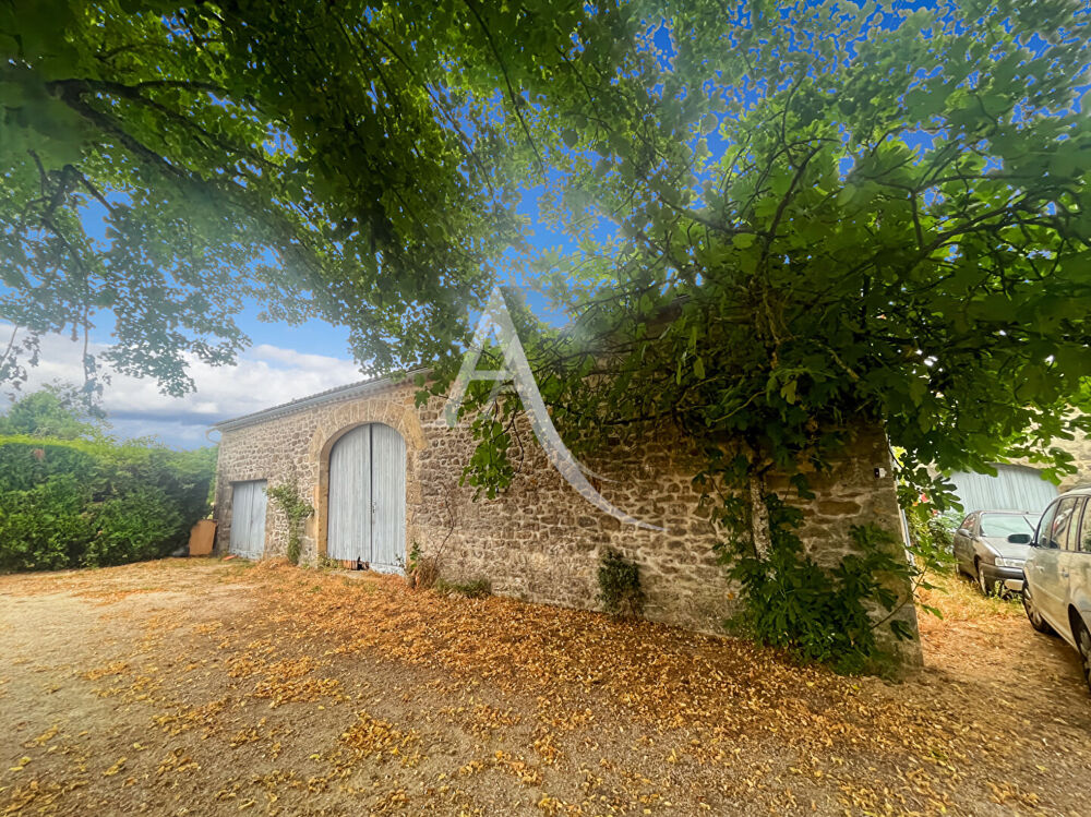 Maison en pierre, 5 chambres avec deux granges et accès privé au Lot