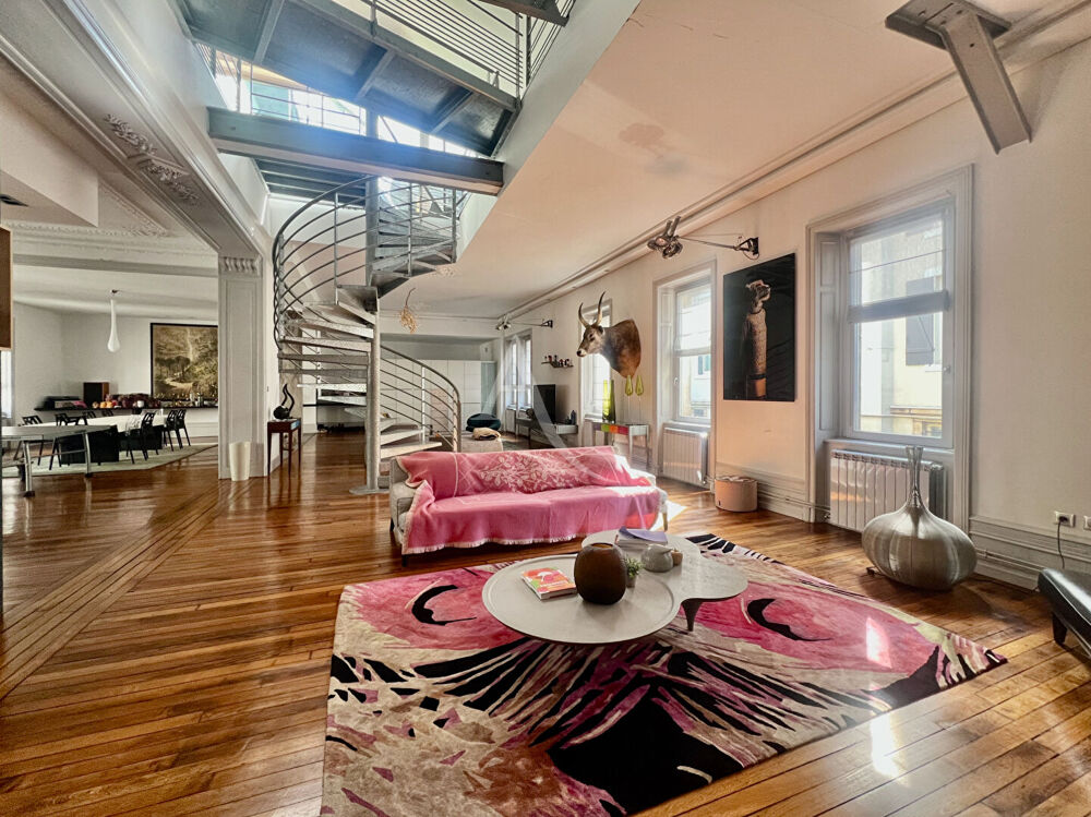 LOFT Urban life - Epinal centre, terrasse, stationnements.