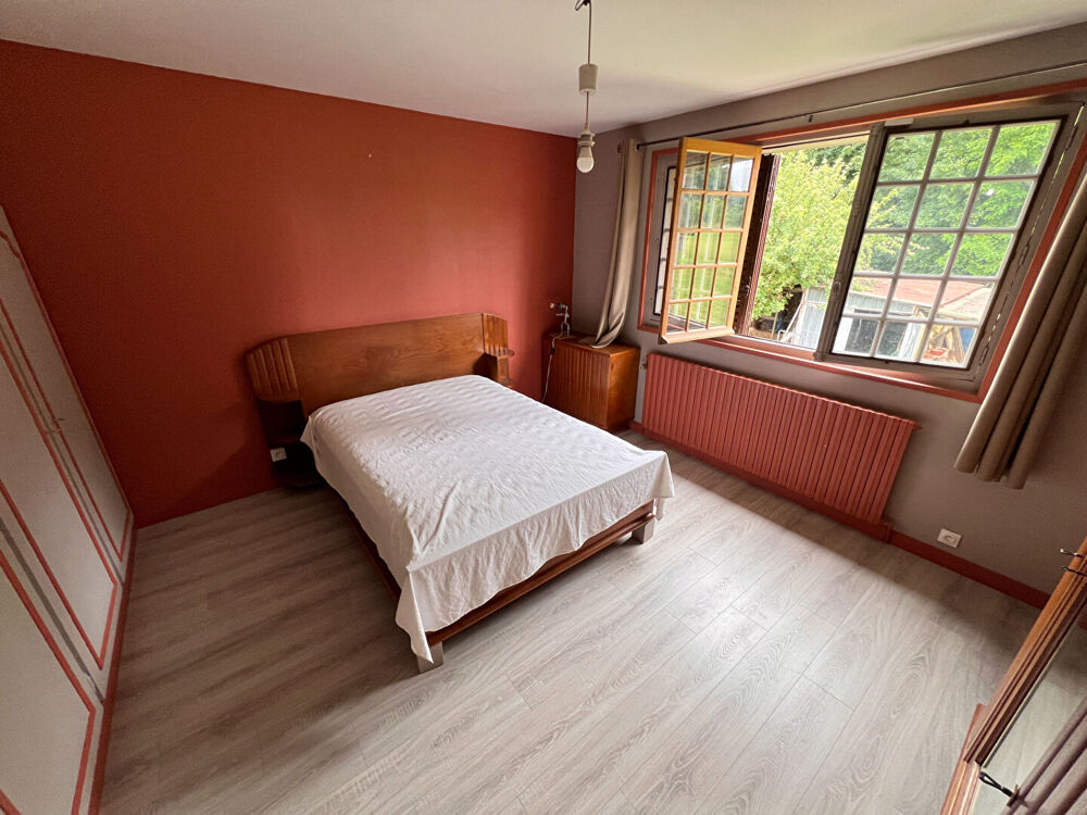 Pavillon indépendant 180 m² sur sous sol, jardin 1200 m².
