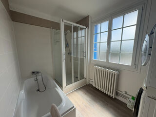  Appartement à louer 5 pièces 126 m²