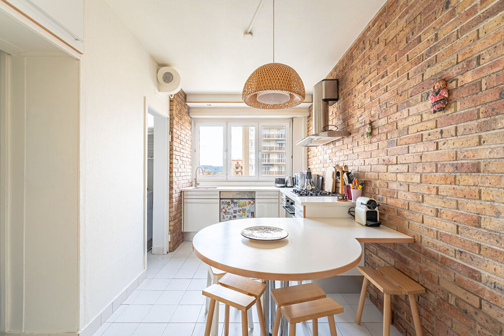 Vente Appartement Spacieux 9 pièces de 7 chambres, avec balcon et parking Strasbourg