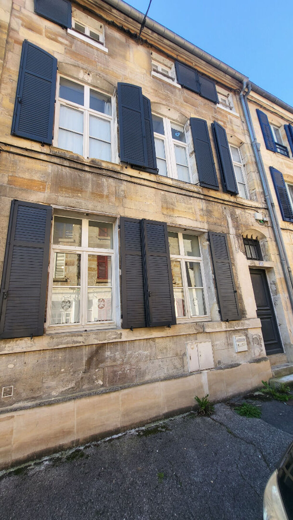 BAR LE DUC Maison centre ville de 215m² sur trois niveaux avec 8 pièces dont 5 chambres