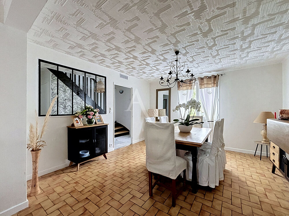 Maison Avrille 5 pièce(s) 130m²