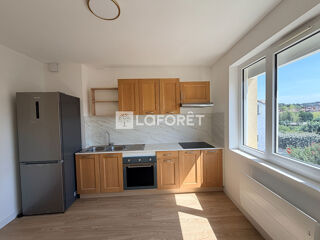  Appartement à louer 3 pièces 80 m²