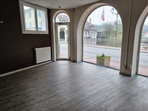 Local commercial Le Pont De Beauvoisin 4 pièce(s) 65 m2 550 73330 Le pont de beauvoisin