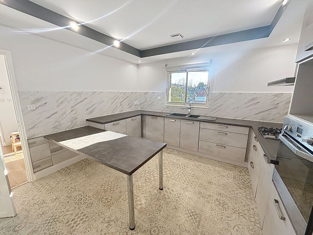 Vente Maison Villa T4 d'environ 140 m² habitable avec un sous sol complet sur une parcelle de plus de 870 m². Montauban