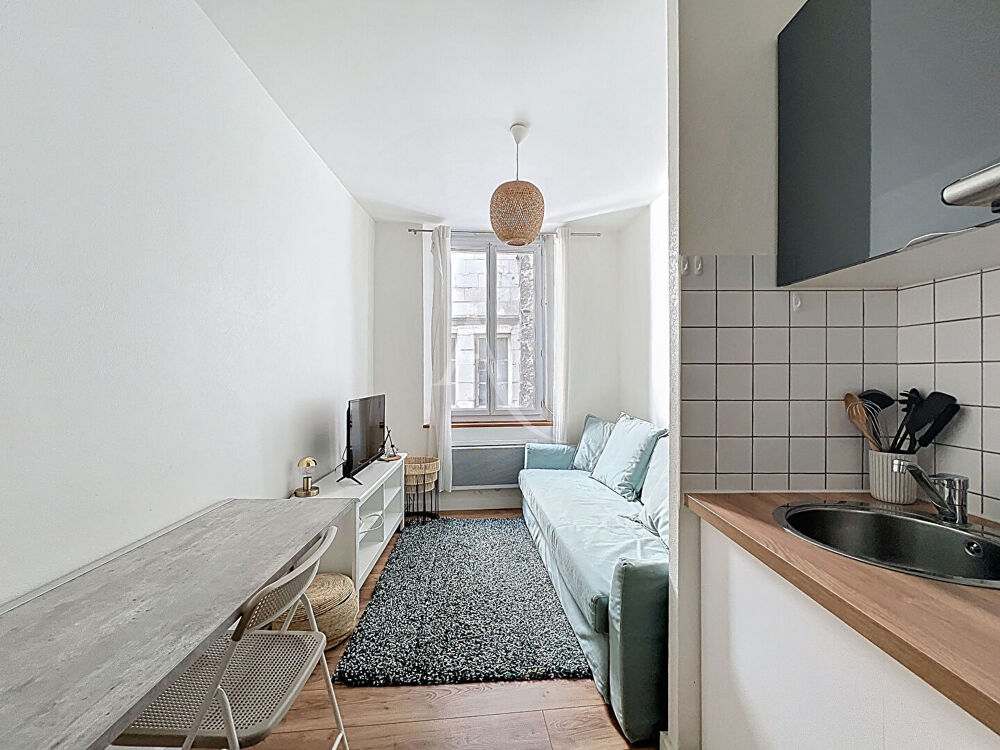 Location: Angers Hypercentre Appt MEUBLE 19 m²
