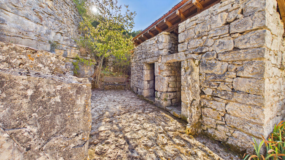 Vente Maison Maison perchée au bout d une impasse ! Montbrun