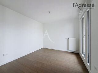 Location Appartement Appartement neuf  Suresnes 2 pièce(s) 43 m2-Parking/Balcon Suresnes