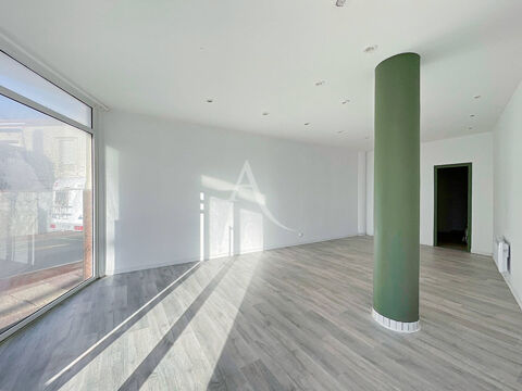 Local commercial sur l'esplanade de la mer 93800 85160 Saint jean de monts