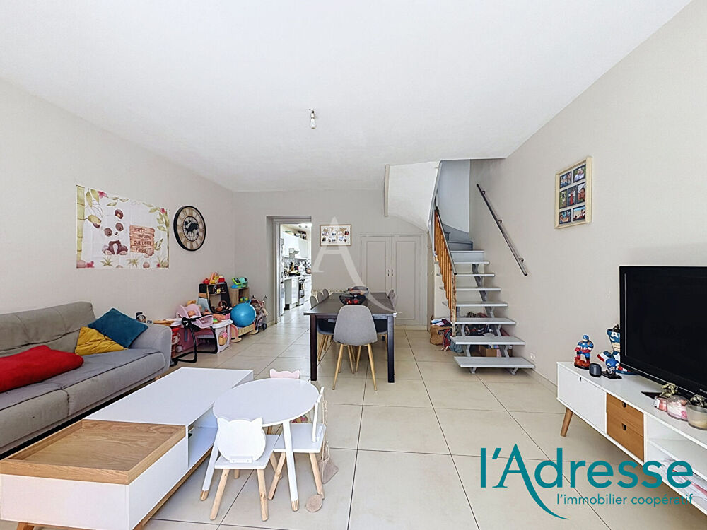 Maison de ville à vendre Ernée centre-ville 76 m², terrasse