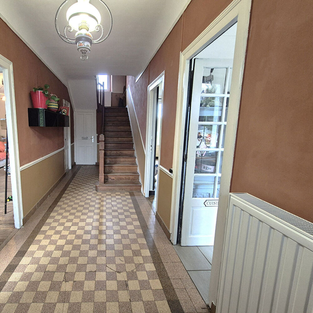 Vente Maison CORRÈZE. BUGEAT. Maison économe en énergie comprenant 4 chambres, un sous-sol et 2 petites dépendances, avec un terrain plat de Bugeat