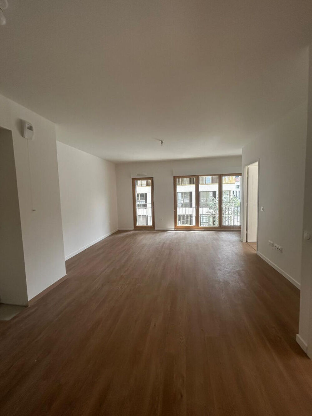 A VISITER ! APPARTEMENT FAMILLIALE ! T5 - Métro 13, 14 et future 15, 16, 17