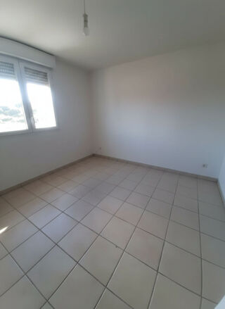  Appartement à louer 3 pièces 72 m²