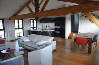  Appartement à louer 3 pièces 108 m²