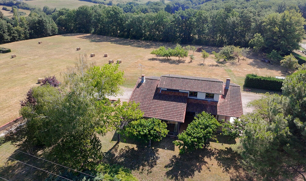 Grand pavillon sur 1,5 hectares à Caussade