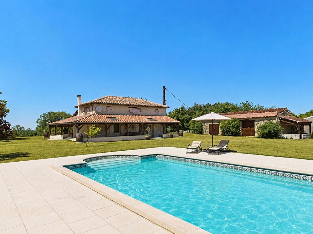 Vente Maison LOT-proche PUY L'EVEQUE  (130m2), Une maison en pierre rénovée offrant une vue panoramique, un terrain de 1,79 hectare, une pisc Puy l'eveque
