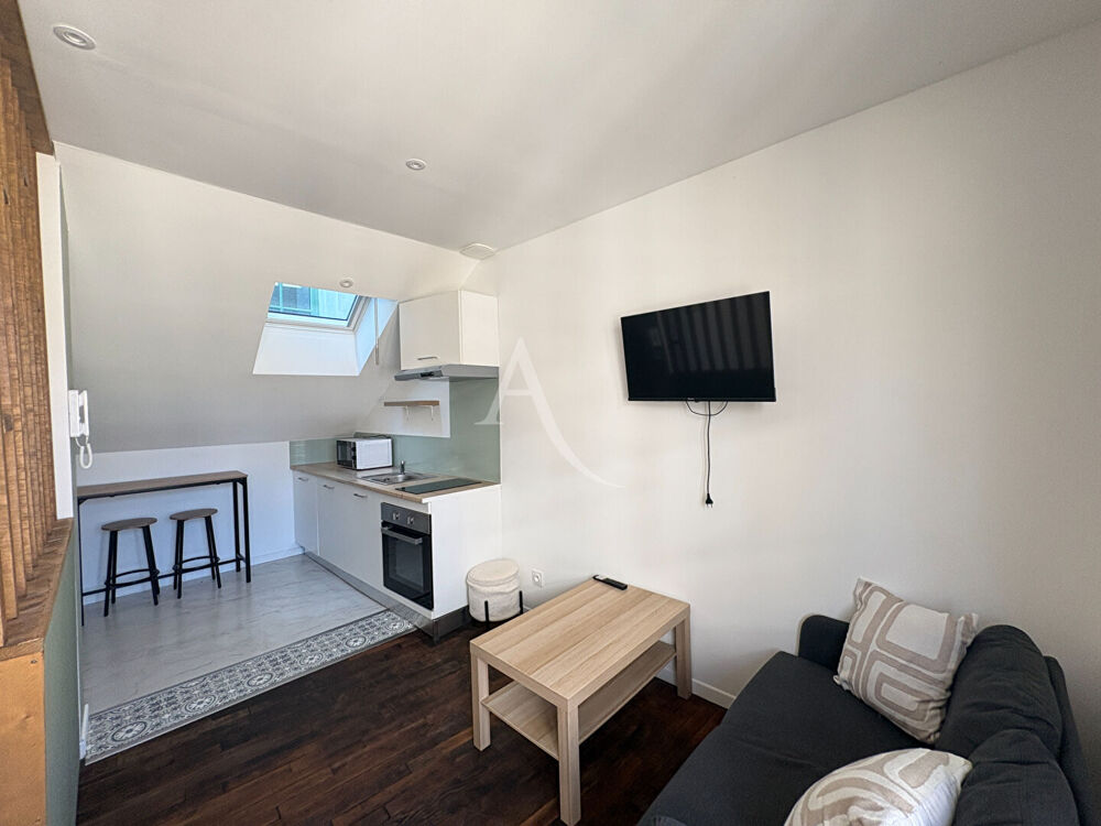 APPARTEMENT MEUBLE - CENTRE-VILLE - CHATEAU-GONTIER