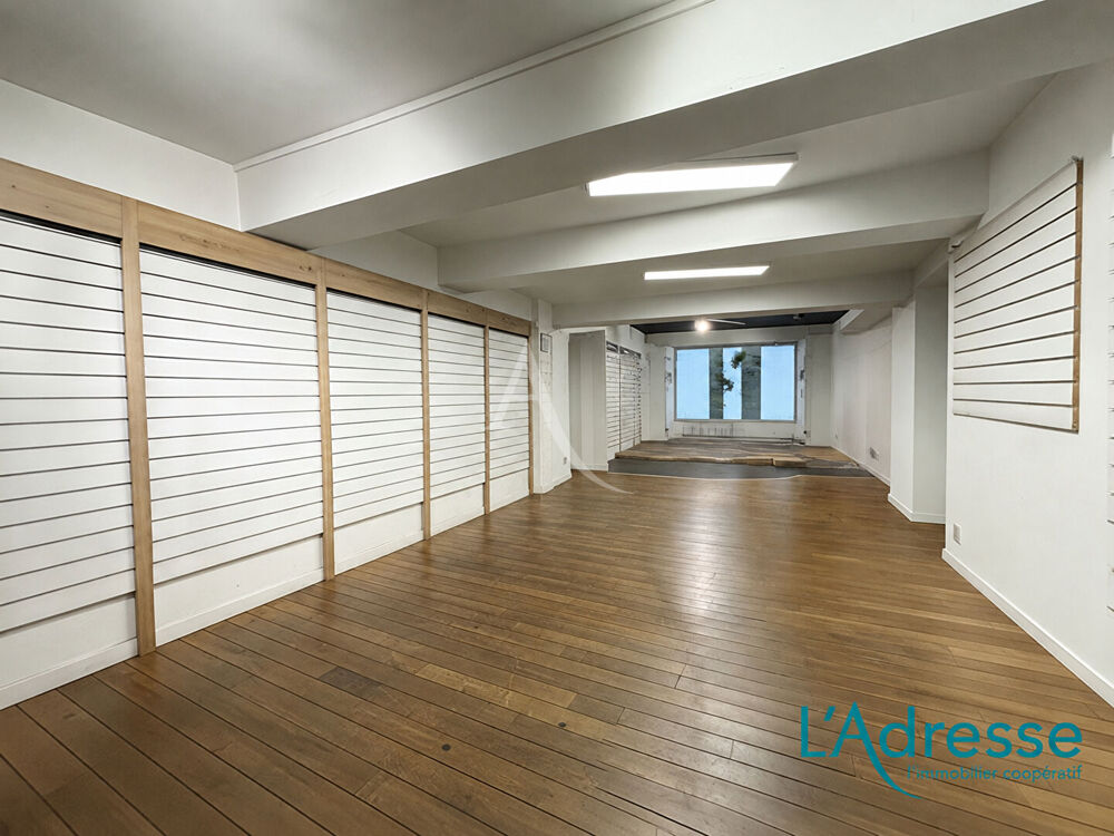 Vente Immeuble Local commercial avec stockage 600 m²  Mayenne Rive gauche SAINT-MARTIN Mayenne