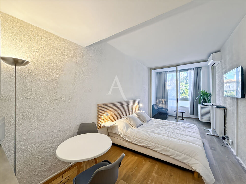 Vente Appartement CANNES, banane, studio meublé 27 m² + loggia 4 m² climatisé Cannes