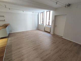  Appartement à louer 4 pièces 78 m²