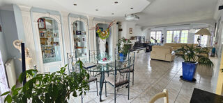  Maison  vendre 8 pices 265 m