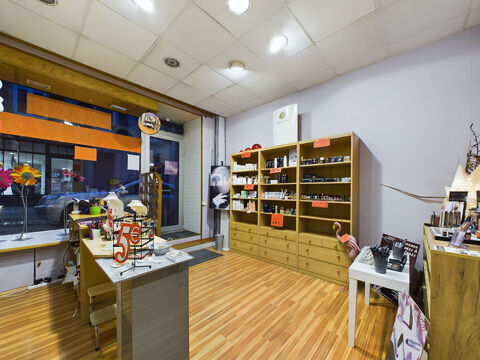   Local commercial Châteaulin  2 Pièces 35.82 m² 