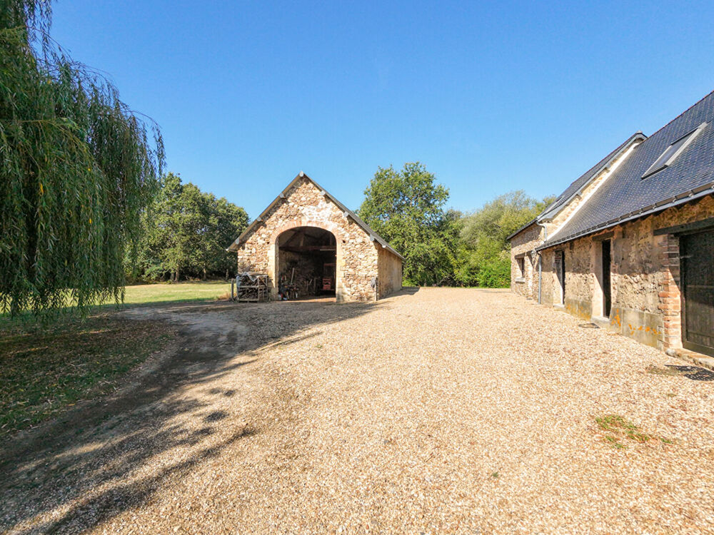 Vente Maison Propriété de caractère avec plus de 8 hectares à Morannes-sur-Sarthe-Daumeray Morannes sur sarthe daumeray