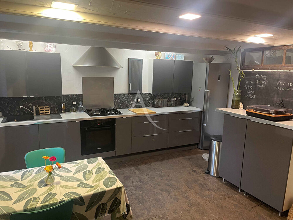 Vente Maison en vente - LEZOUX -  Maison 3 chambres terrain Lezoux