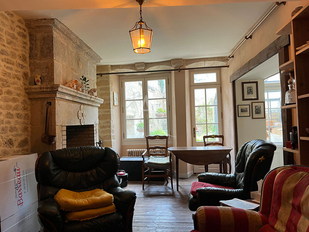 Belle maison en pierre au coeur du centre historique, 5 chambres